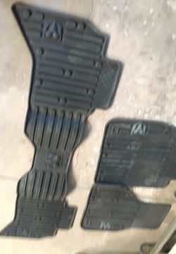 Rubber hard mats for ram truck