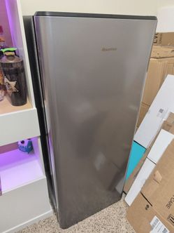 Hisense Mini Fridge