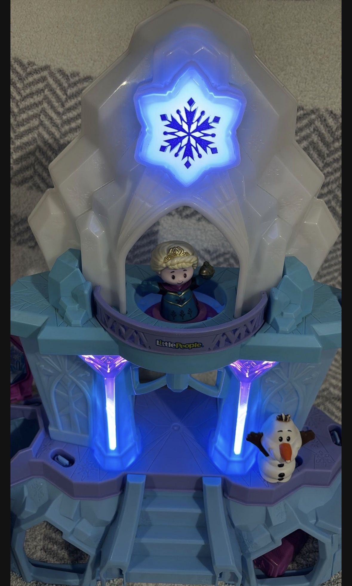 Disney Frozen Elsa’s Enchanted Lights Palace Little People Toddler Musical Playset