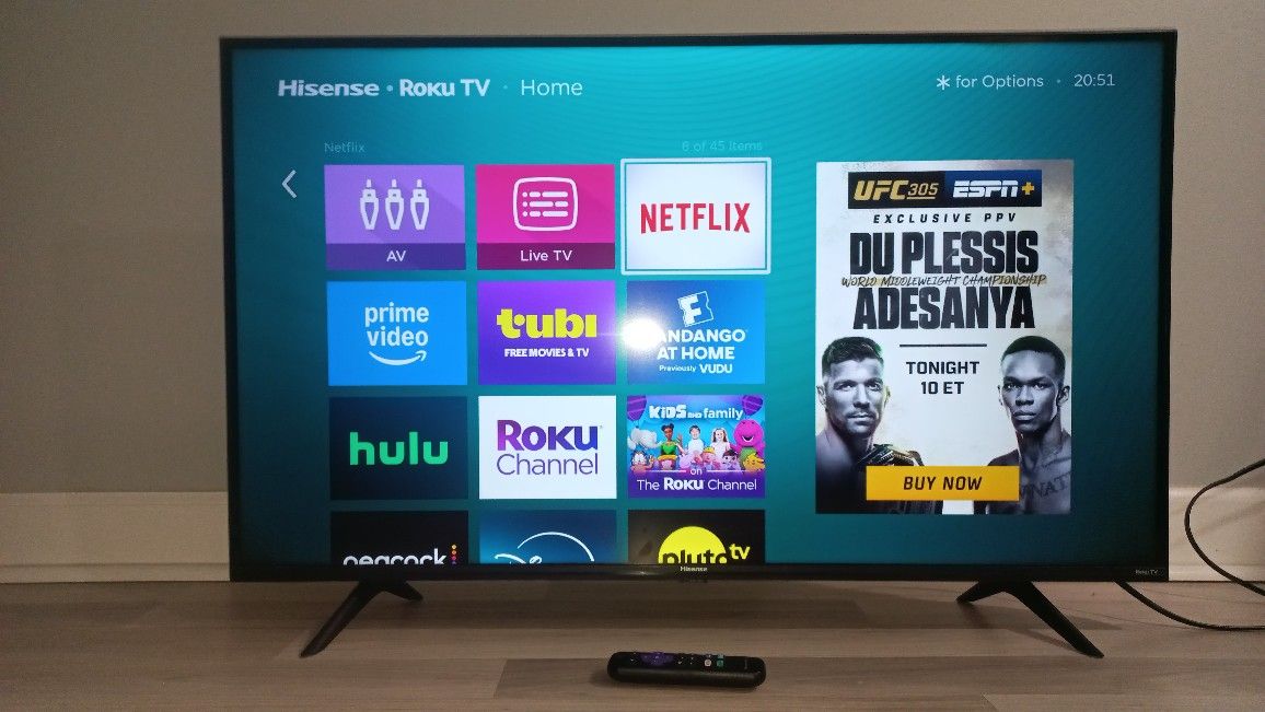 TV ROKU  43" 4K HISENSE  $80
