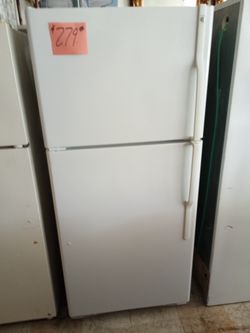 GE Refrigerator White ex large excellent . Warranty . Delivery available . 2203 Fowler st. Ft. Myers 33901