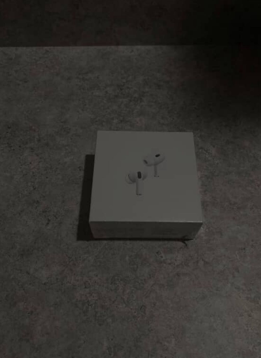 AirPods pro 2nd generation with chargeable case- white and valid serial