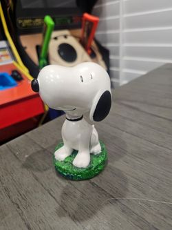 Snoopy Peanuts Bobblehead