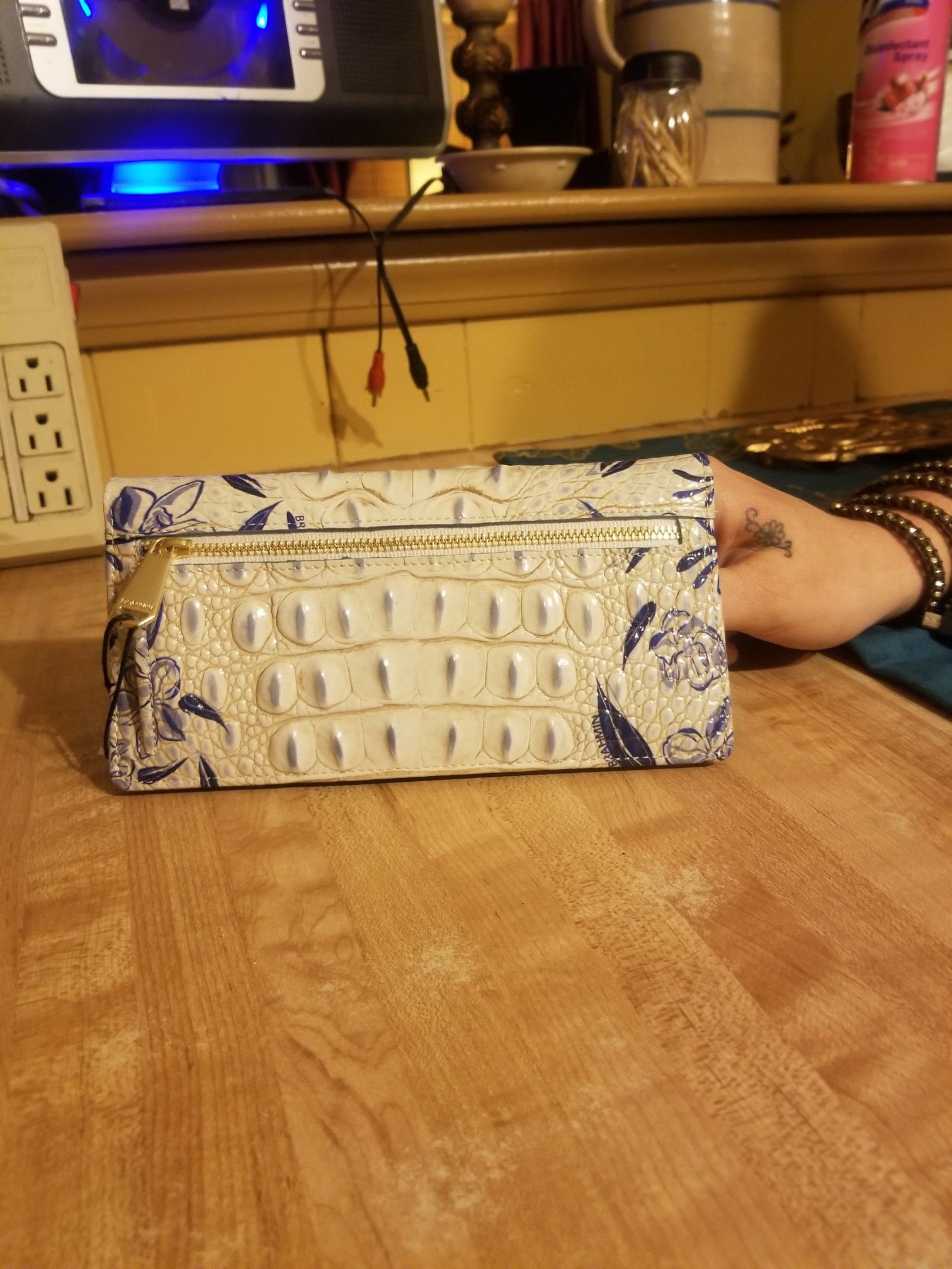 Brahmin wallets