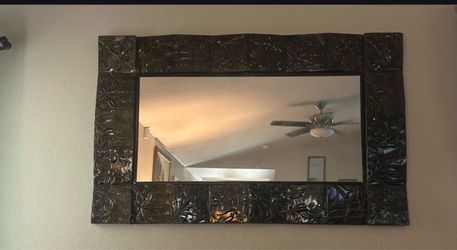 Wall mirror