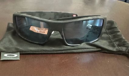 OAKLEY SUNGLASSES - NEW