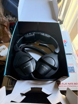 Monitor headphones open box