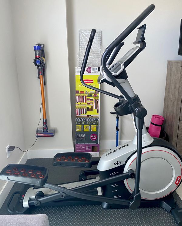 NordicTrack E 9.5i Elliptical with Warranty for Sale in Fort Lauderdale
