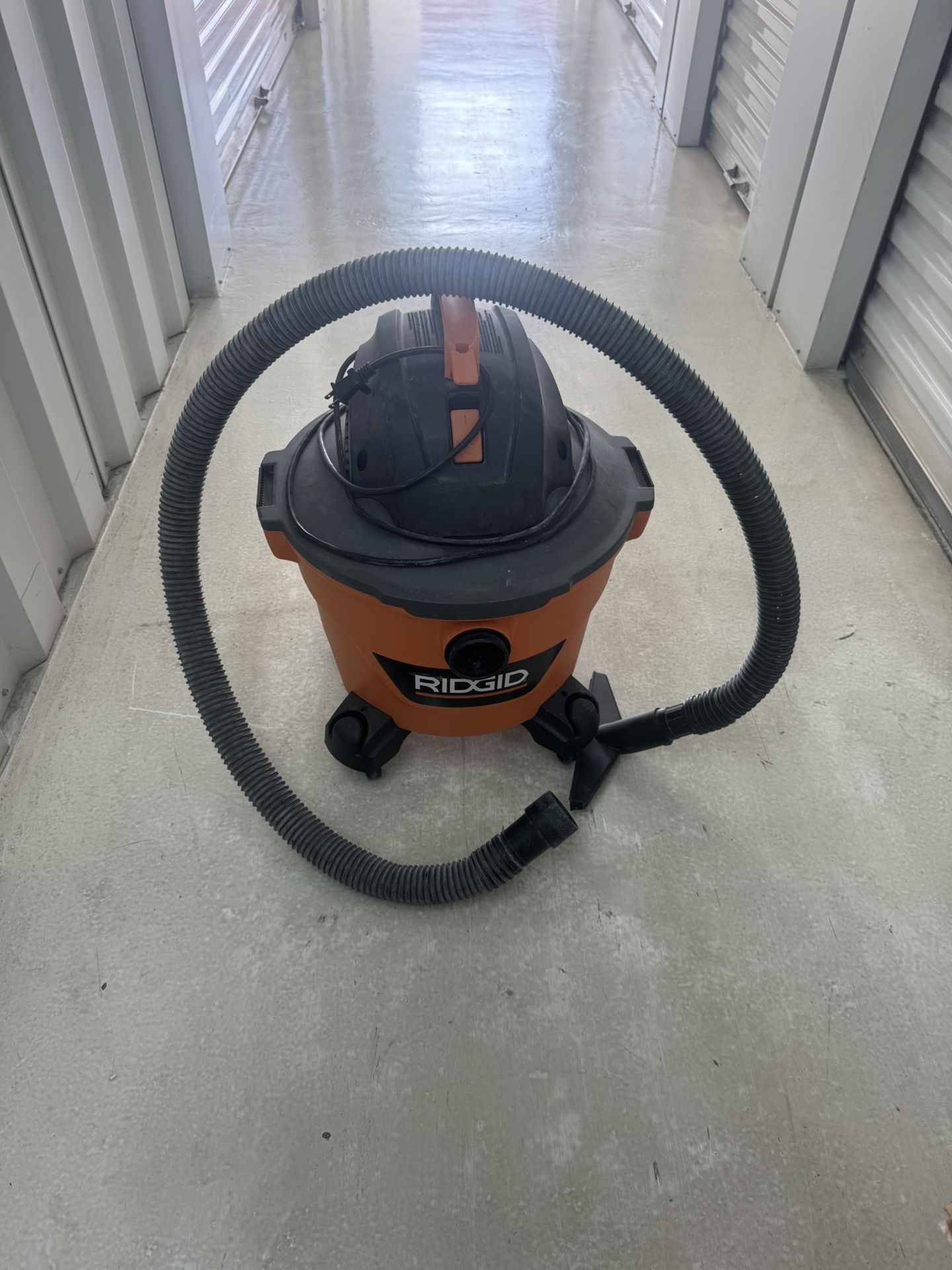 9 gal wet dry vac