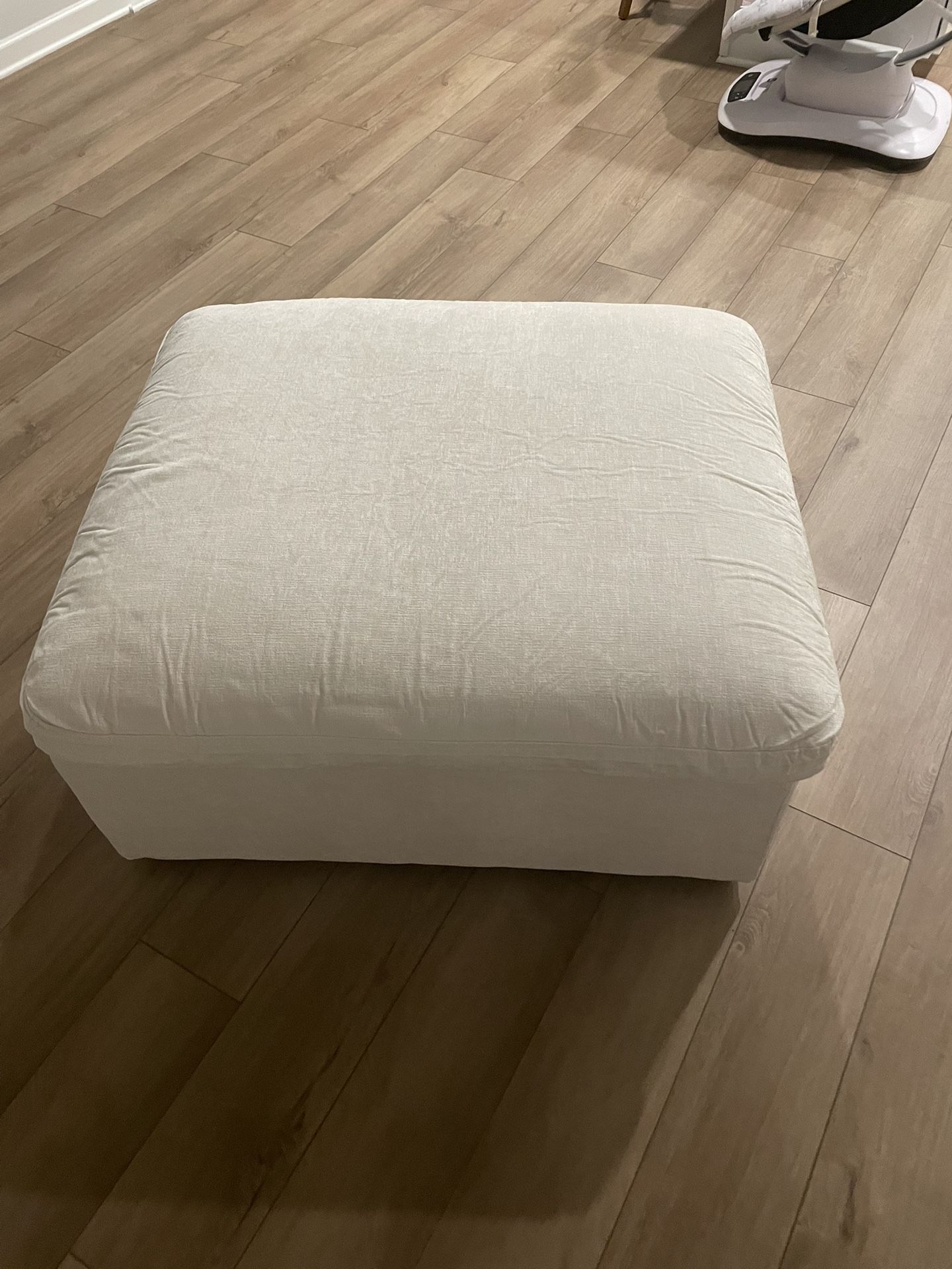 Brand New Oversized Storage Ottoman (Still in Box!)