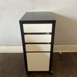 Drawers unit