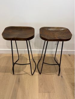 Set of 2 Bar Stools (Wood Seat & Black Metal Legs)