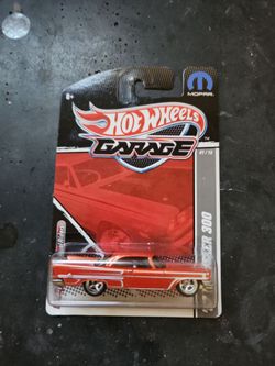 Hot Wheels Garage Chrysler 300 #01/15 Mopar