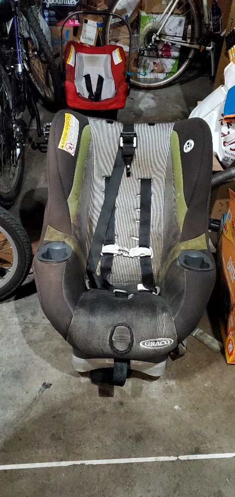 GRACO Forward-Facing Car Seat