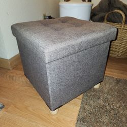 Seat, Cup Holder, Small Storage For A Small Blanket Or Pillow 