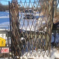 2  Exspandable. Gates  6'X 6 1/2'. 