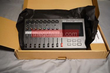 🔥 Zoom R20 Multitrack Digital Recorder *Open Box*