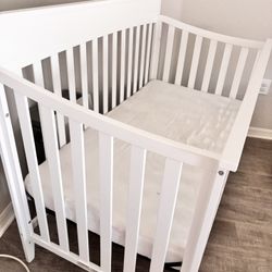Barely Used Halo Breathable Mattress and used Crib