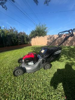 Honda HRC 216 self propelled