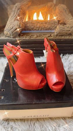 Sophia & Lee “Alyssia” Platform Heels