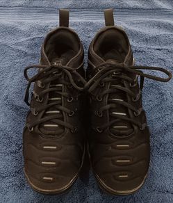 Men's Nike Air Vapormax plus triple black size (9.5)