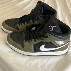 Nike Air Jordan 1 Mid olive/black/white.