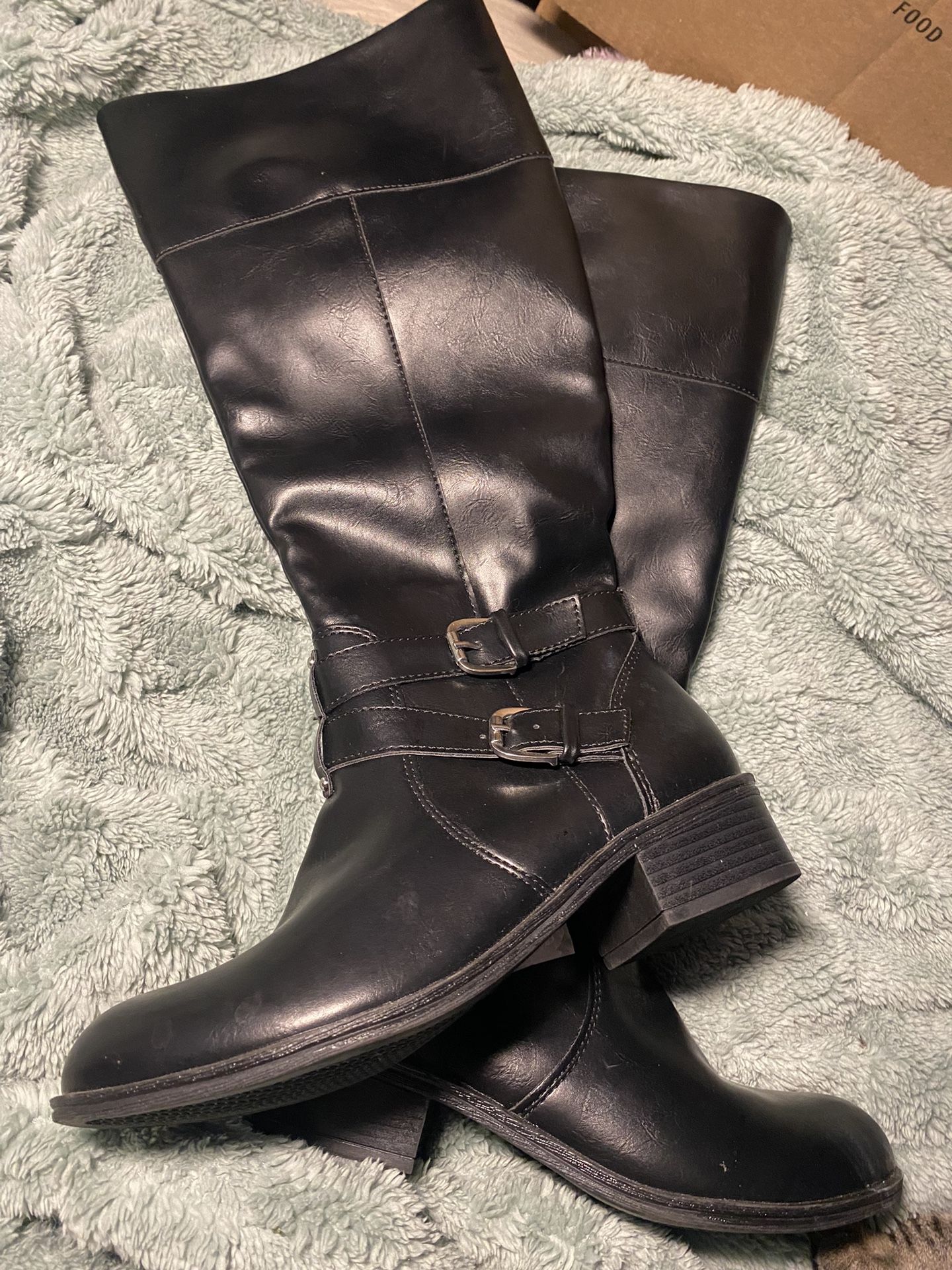 Arizona Women Black Knee Thigh Boots