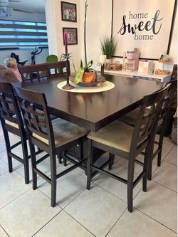 Dining table set