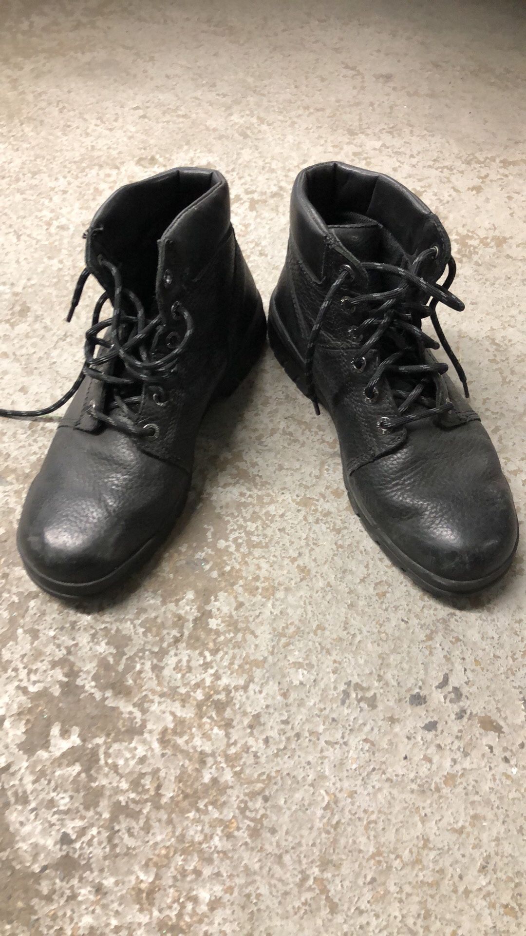 Size 9 1/2 real leather work boots like new