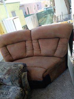 FREE COUCHES