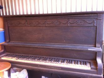 Willard piano of Chicago.