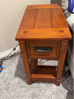 🪵 Mission Style Oak End Table / Side Table — Quartz Hill