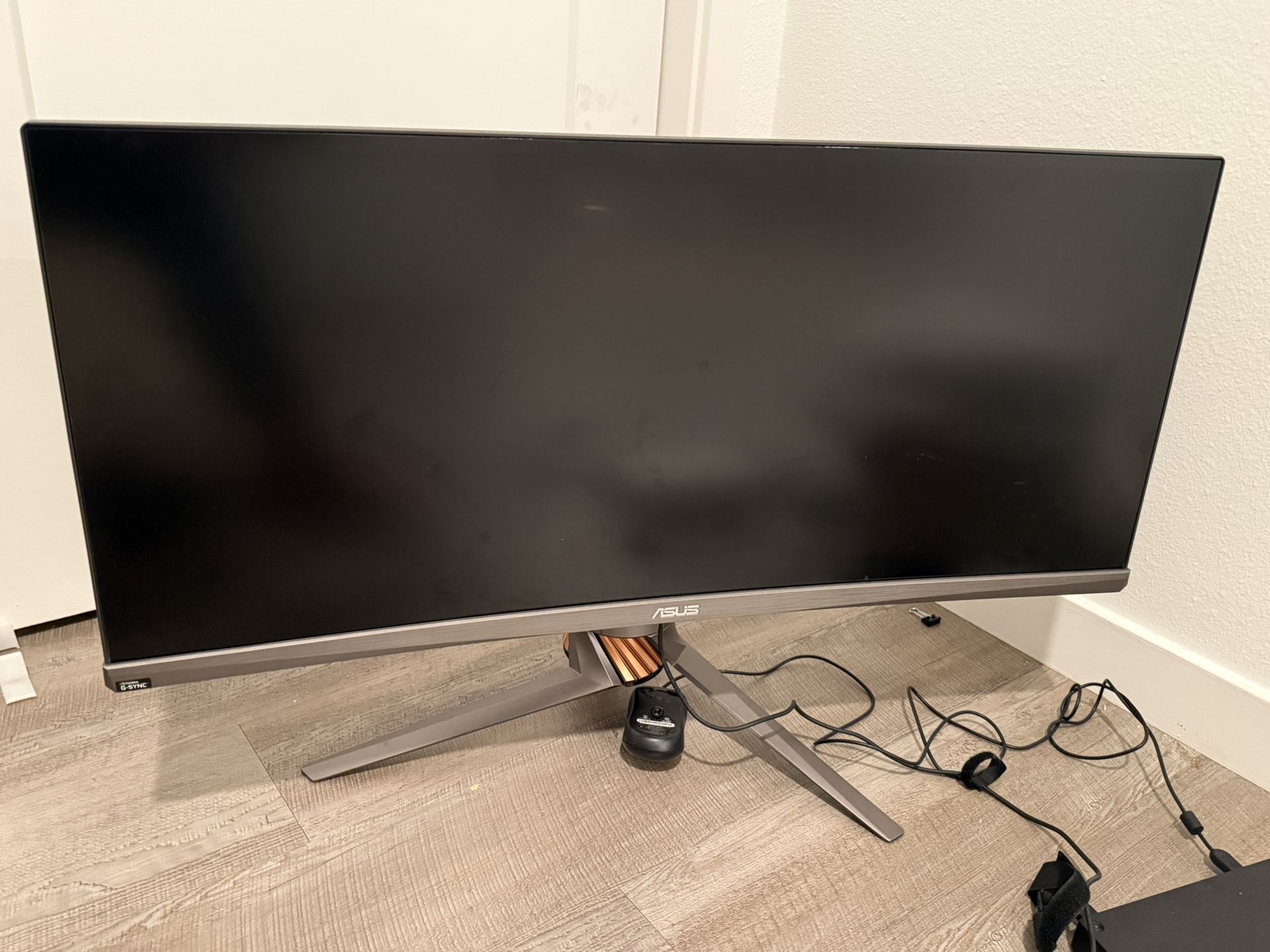 Asus Curved Gaming Monitor