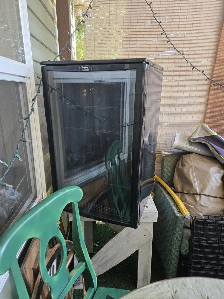 Danby Wjne Mini Fridge
