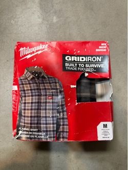 Milwaukee Men's Medium Gray GRIDIRON Flannel Shirt