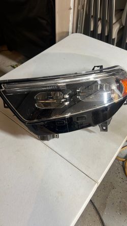 Ford Explorer 2021-2024 driver side headlight oem