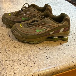 Nike Supreme Sneakers 