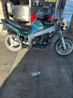 955i 01 Triumph salvage title