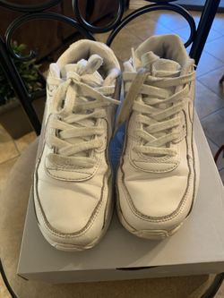 Air Max Boys Size 3 White
