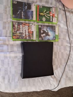 Xbox 360 Console with 4 Games