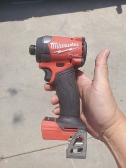 Milwaukee
M18 FUEL 18V Lithium-Ion Brushless Cordless 1/4 in. Hex Impact Driver (Tool-Only)