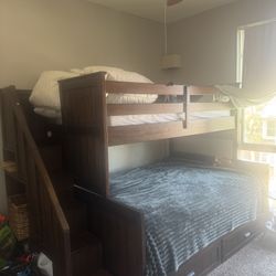 Twin Over Full Bunk Bed 