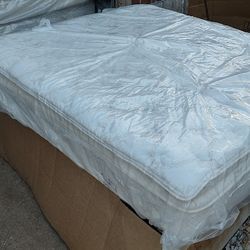 King Size Pillow Top Mattress Serta Perfect Sleeper (Mattress Only)