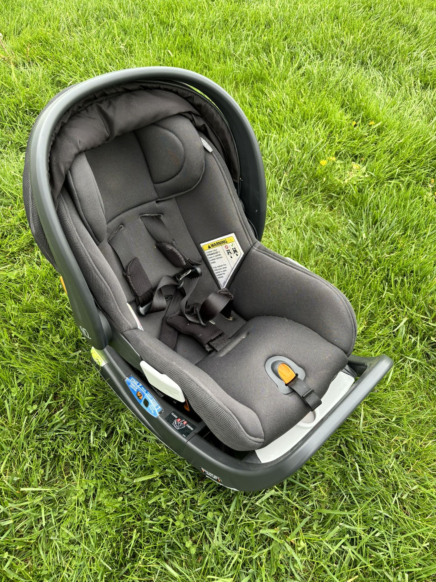 Chicco Fit2 Car Seat And Shuttle Stroller