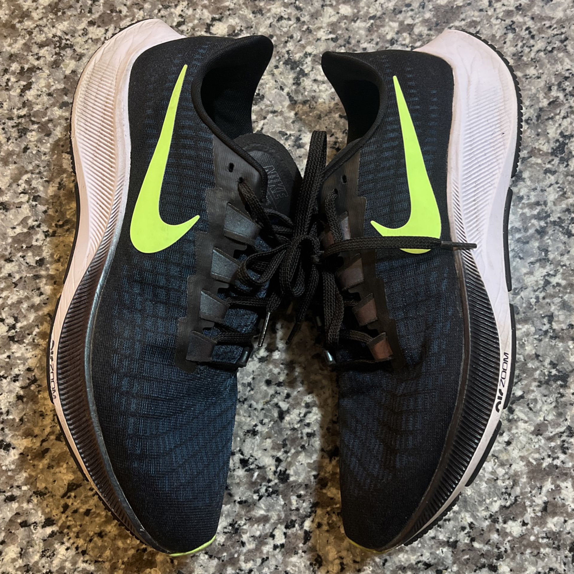 Nike Men's Air Zoom Pegasus 37 Running Shoes 