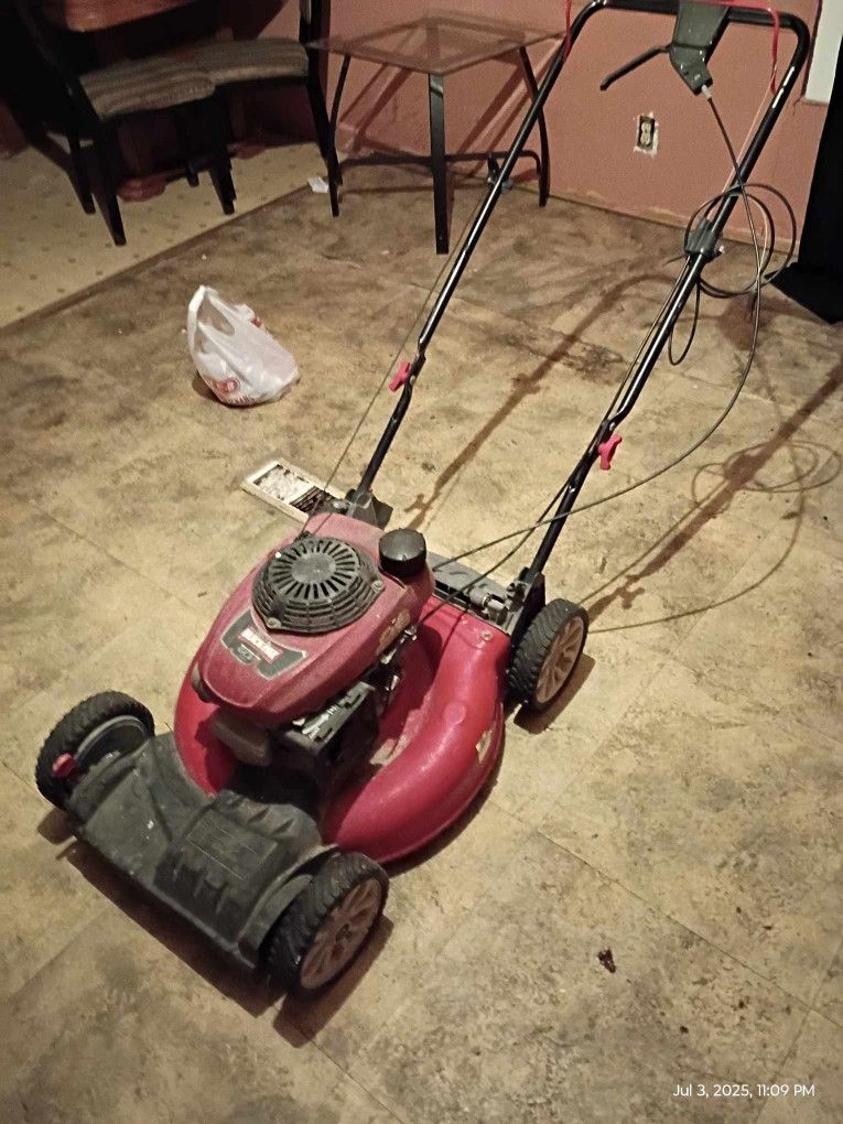 Se Vende Máquina De Cortar Zacate Honda De Trasmisión