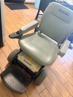 Electri wheelchair used