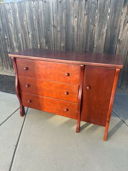 Dresser