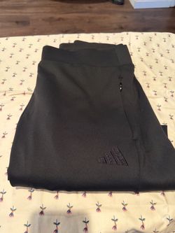 Woman’s XL Adidas track pants