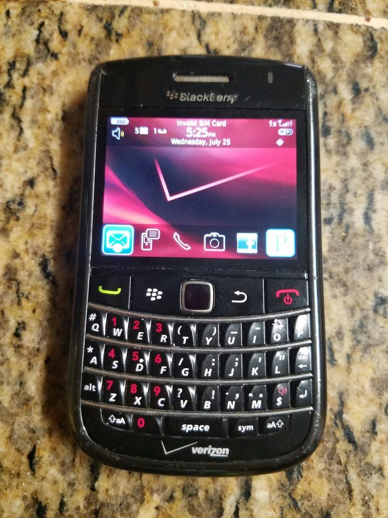 Unlocked Verizon Blackberry Bold Global WiFi GSM + charger AT&T T-mobile Metro PCS Cricket